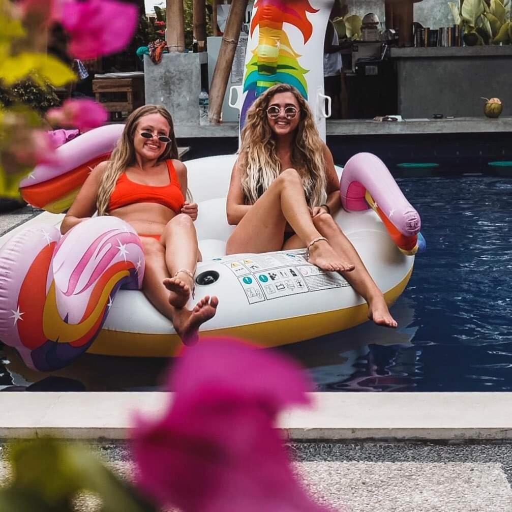 Castaway Hostel Canggu Dış mekan fotoğraf